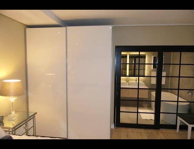 2 BEDROOM APARTMENT TO LET IN VREDEHOEK